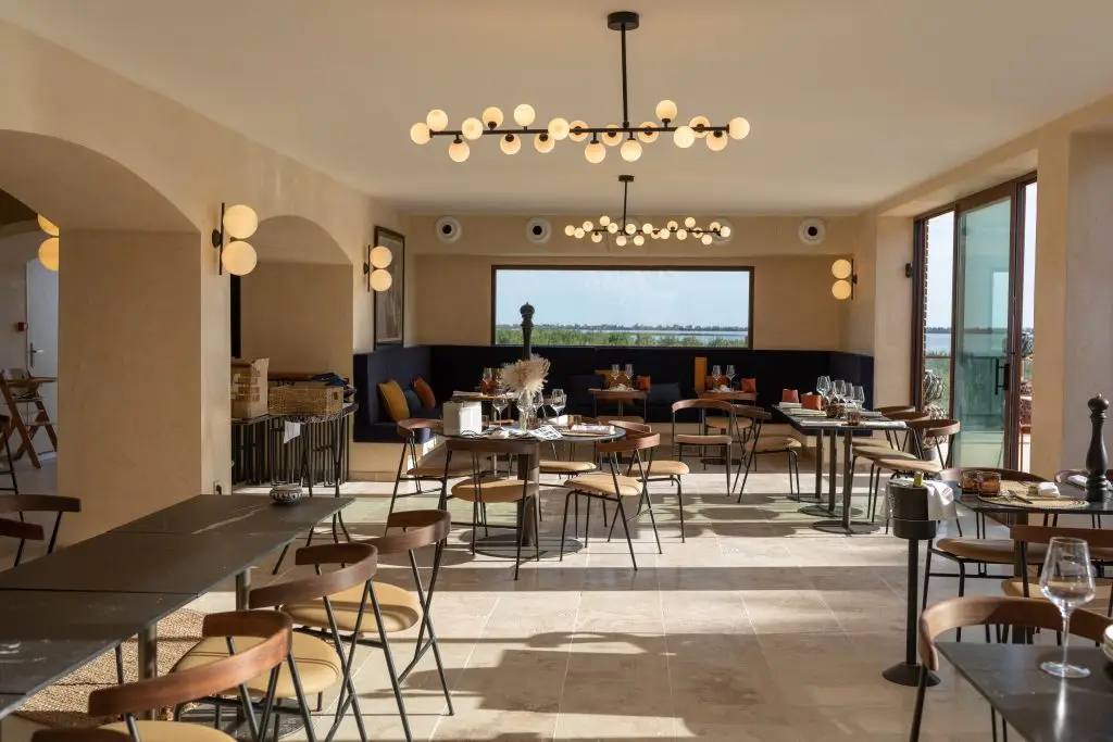 Cocktail dînatoire à Montpellier : l’art de recevoir entre gastronomie et scénographie 